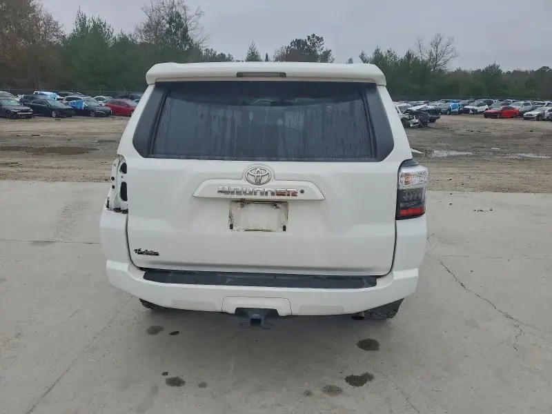 2018 TOYOTA 4RUNNER SR5  