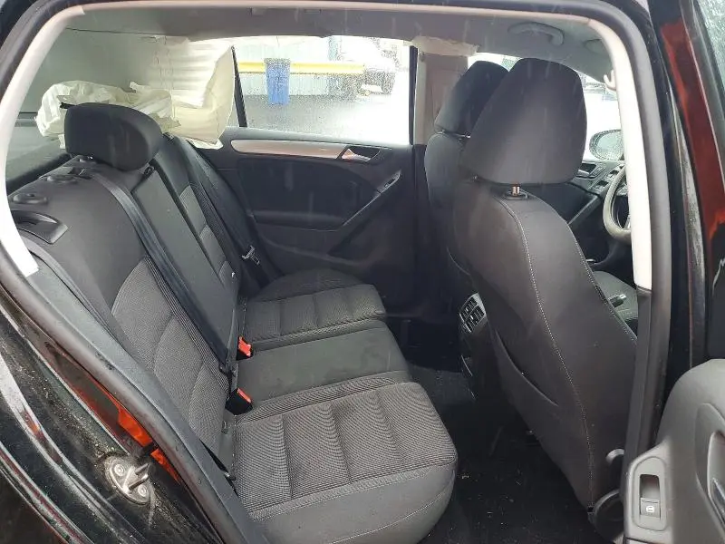 2011 VOLKSWAGEN GOLF   