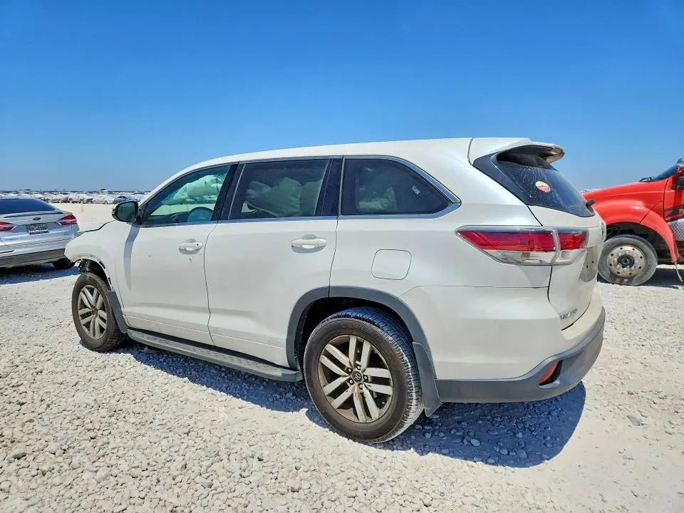 2016 TOYOTA HIGHLANDER LE  