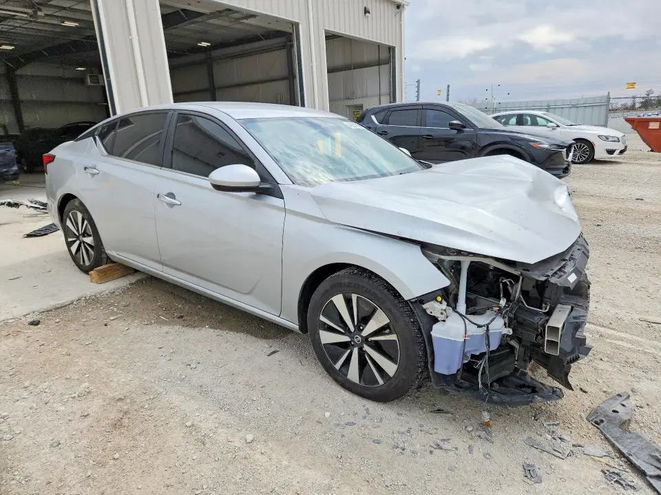 2022 NISSAN ALTIMA 2.5 SV  