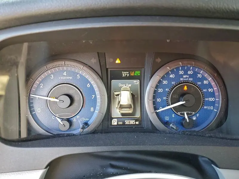 2020 TOYOTA SIENNA XLE  