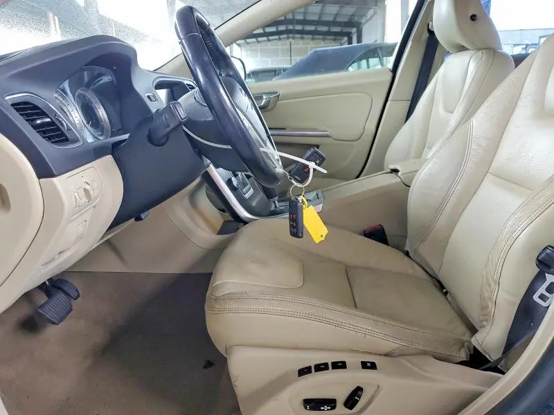 2012 VOLVO S60 T5  