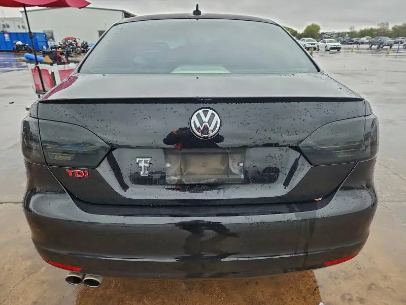 2011 VOLKSWAGEN JETTA TDI  