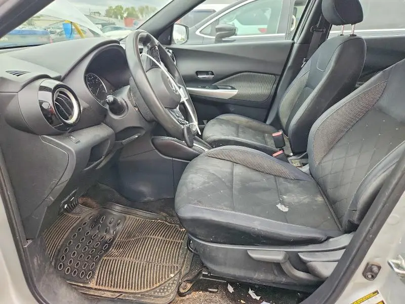 2018 NISSAN KICKS SV  