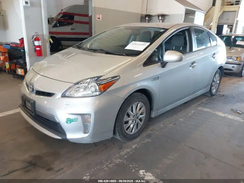 2014 TOYOTA PRIUS PLUG-IN  