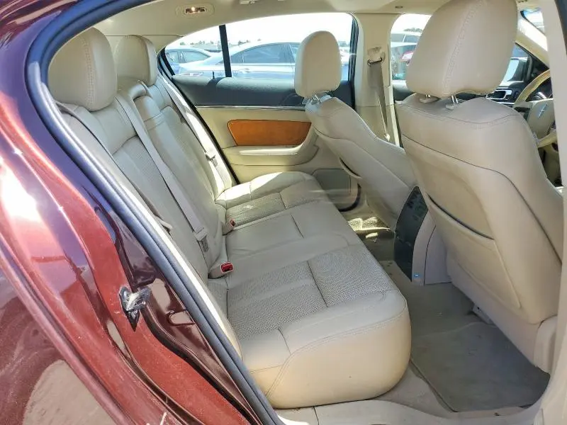 2010 LINCOLN MKS   