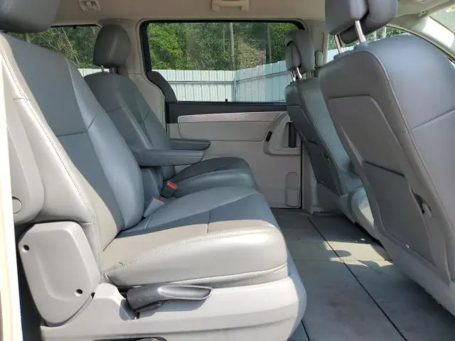 2011 VOLKSWAGEN ROUTAN SE  