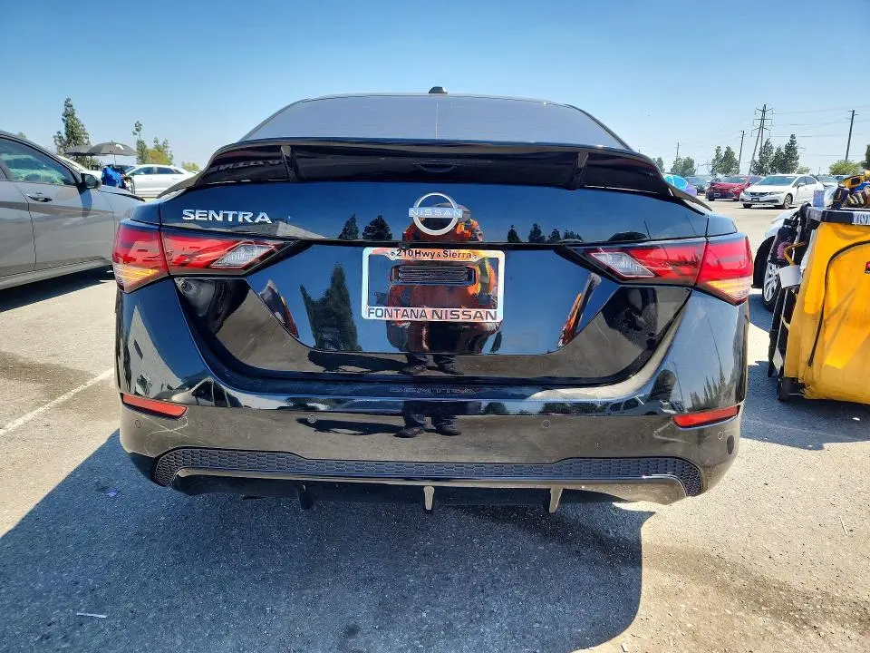 2025 NISSAN SENTRA SV  
