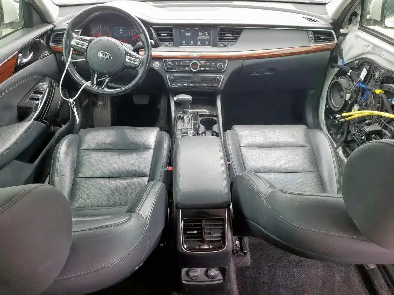 2017 KIA CADENZA PREMIUM  