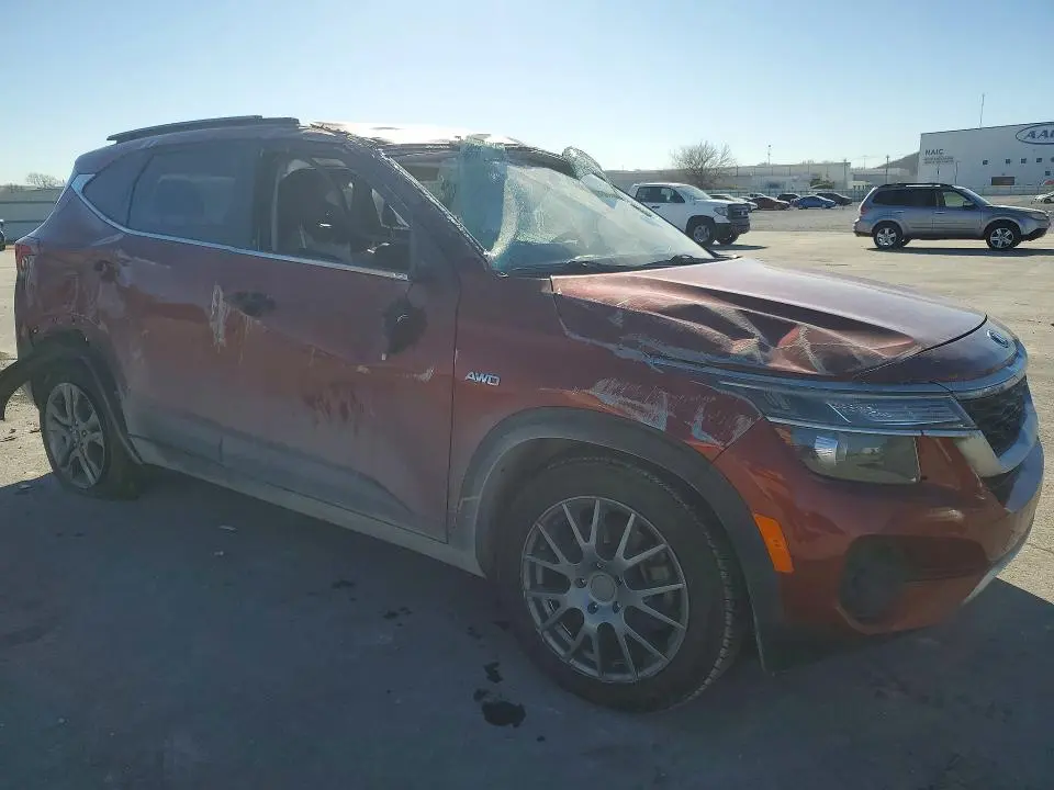 2021 KIA SELTOS S  