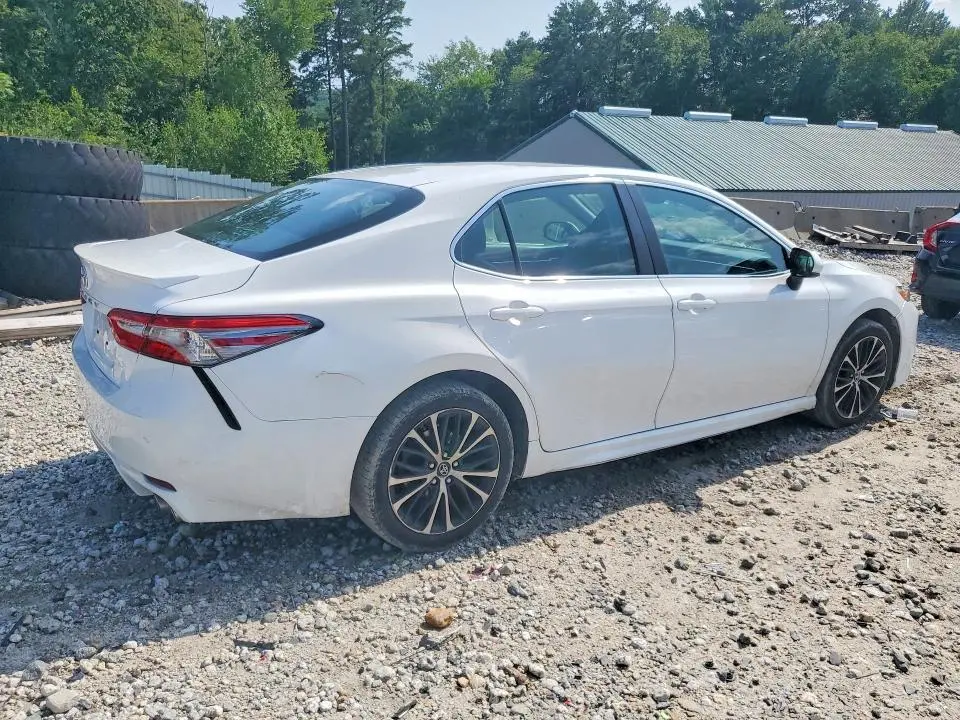 2018 TOYOTA CAMRY SE  