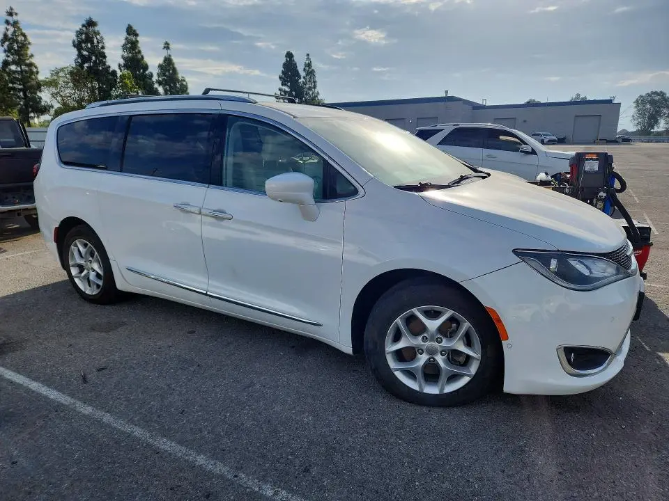 2018 CHRYSLER PACIFICA TOURING L PLUS  