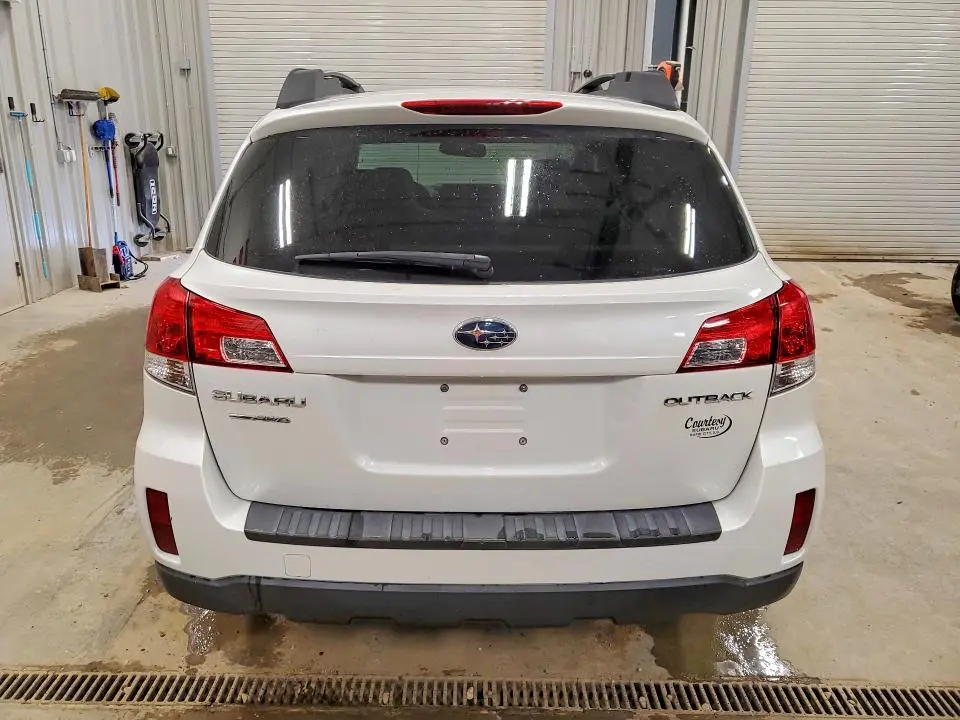 2013 SUBARU OUTBACK 2.5I PREMIUM  
