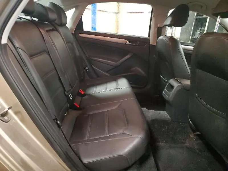 2015 VOLKSWAGEN PASSAT S  