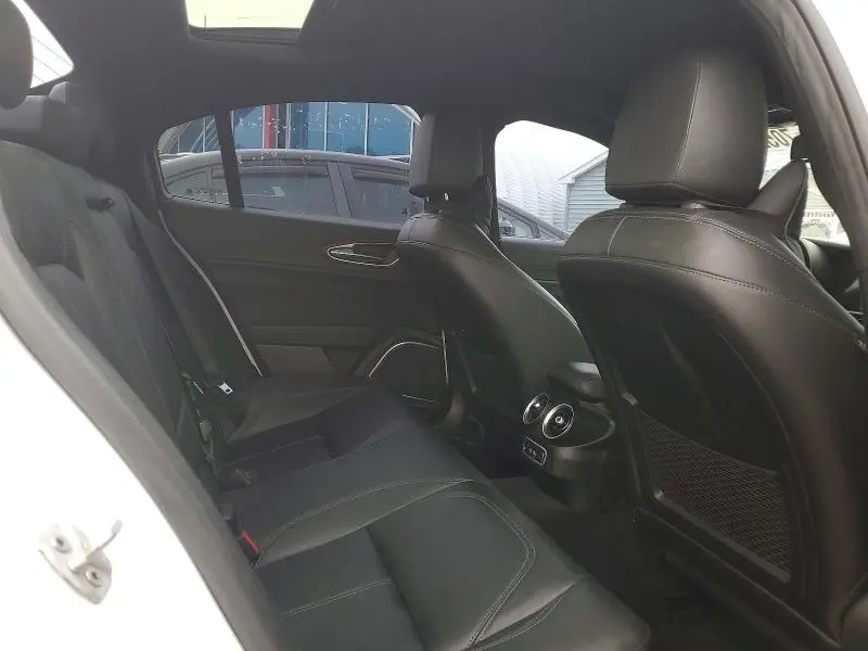 2022 ALFA ROMEO GIULIA SUPER  