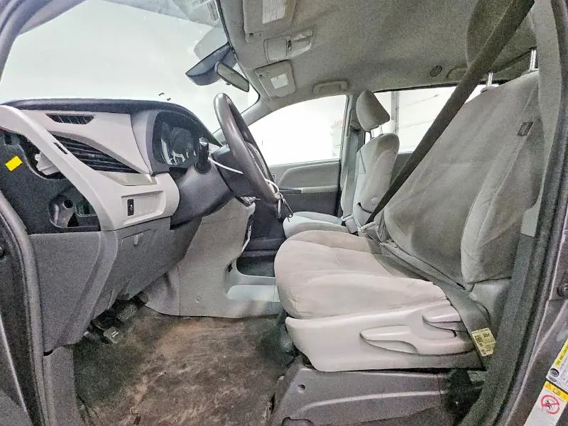2018 TOYOTA SIENNA L  