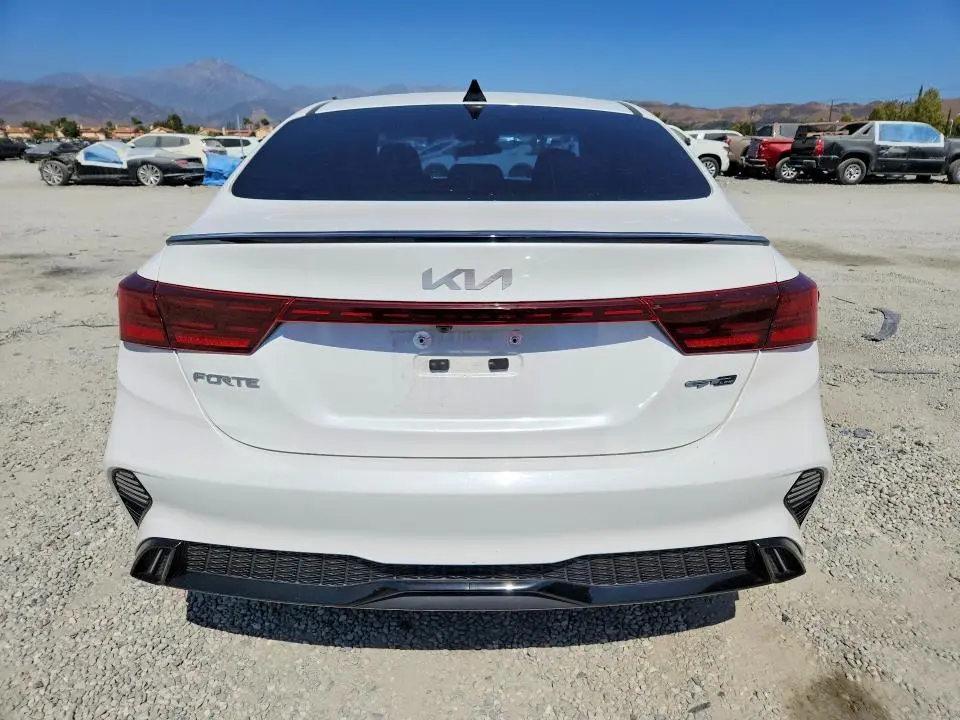 2023 KIA FORTE GT LINE  
