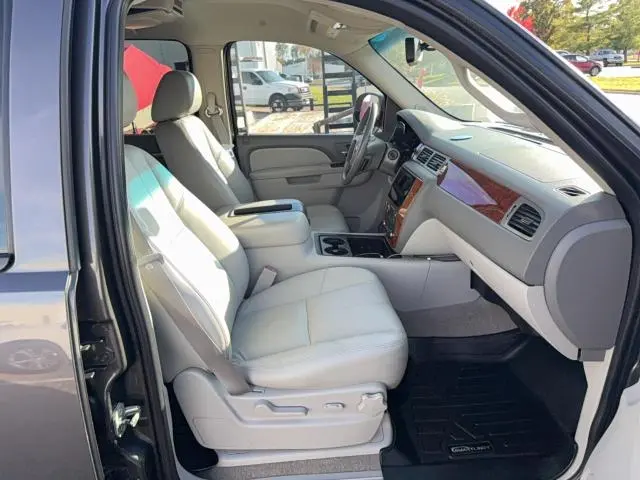 2011 CHEVROLET SUBURBAN C1500 LT  