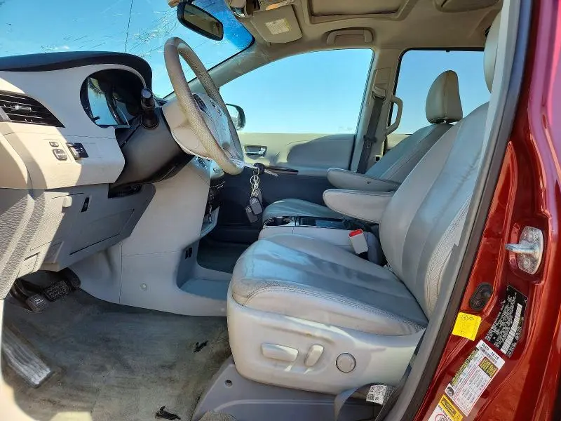 2011 TOYOTA SIENNA XLE 8-PASSENGER  