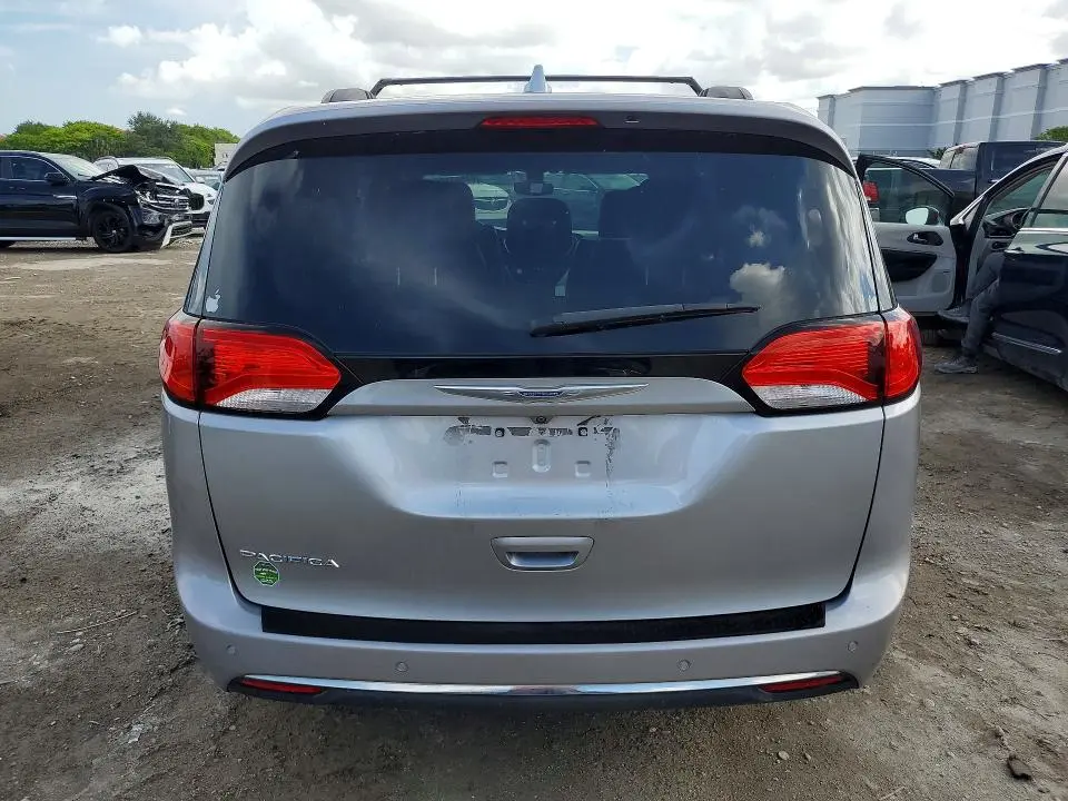 2017 CHRYSLER PACIFICA TOURING L  
