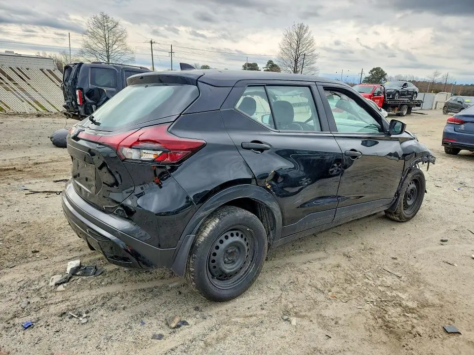2023 NISSAN KICKS S  
