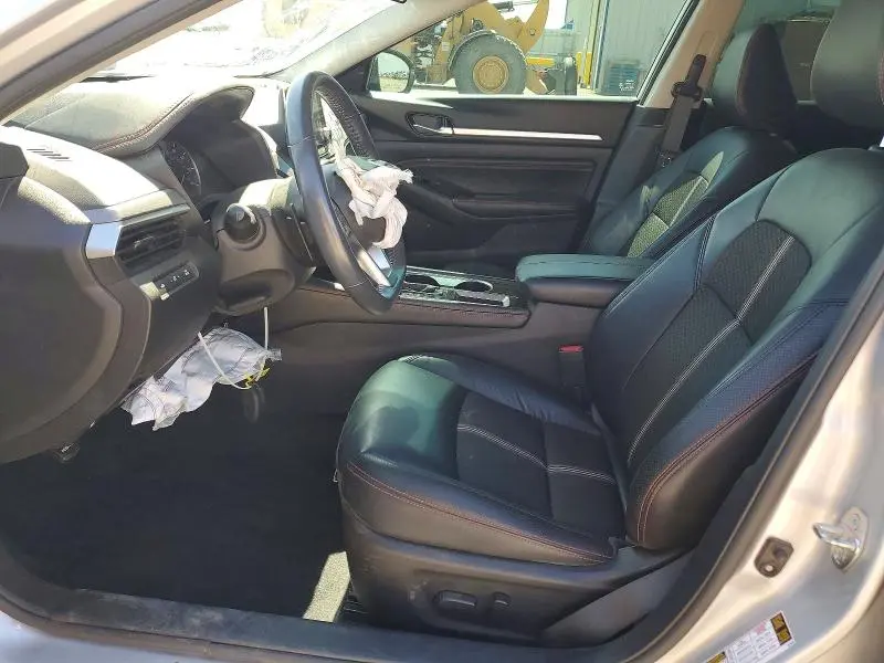 2023 NISSAN ALTIMA SR  