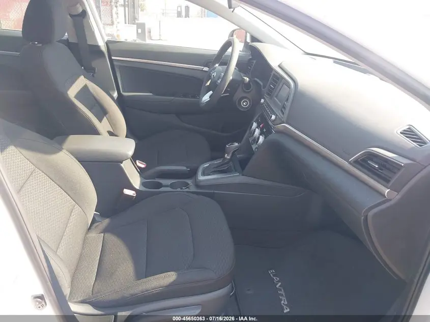 2019 HYUNDAI ELANTRA SE