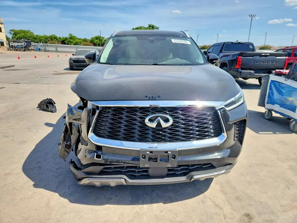 2022 INFINITI QX60 LUXE  