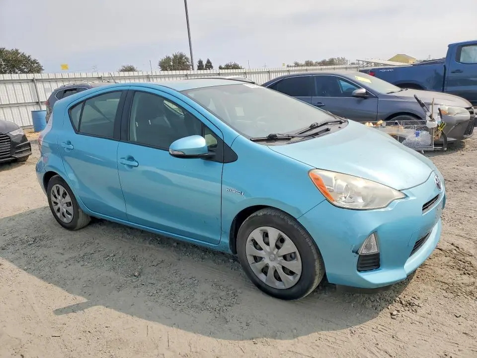 2013 TOYOTA PRIUS C TWO  