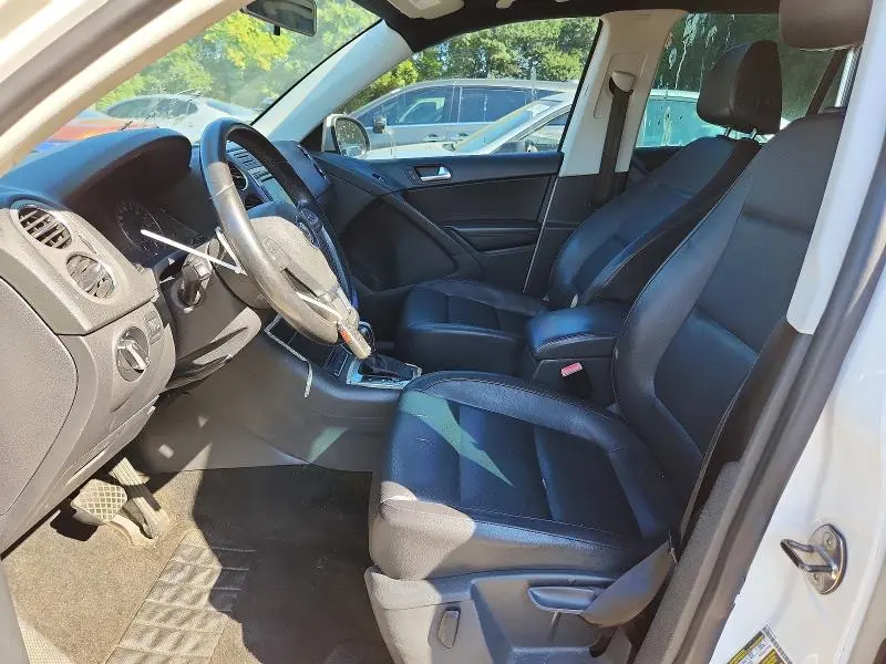 2011 VOLKSWAGEN TIGUAN S  