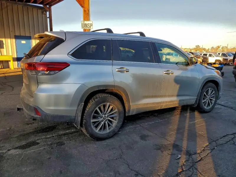 2018 TOYOTA HIGHLANDER SE  