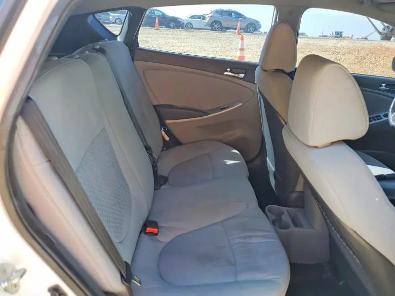 2013 HYUNDAI ACCENT SE  