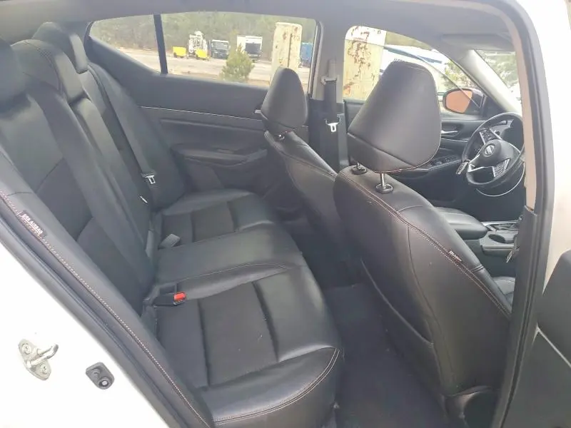 2021 NISSAN ALTIMA SR  