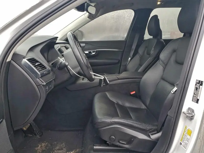 2020 VOLVO XC90 T6 MOMENTUM  