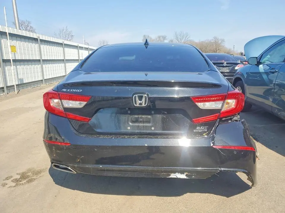 2018 HONDA ACCORD TOURING  