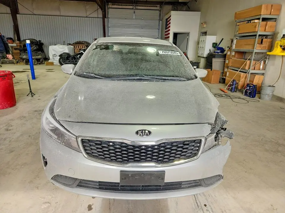 2017 KIA FORTE LX  