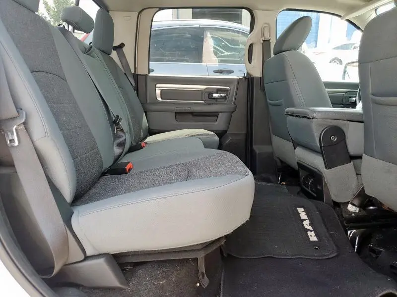 2017 RAM 1500 SLT  