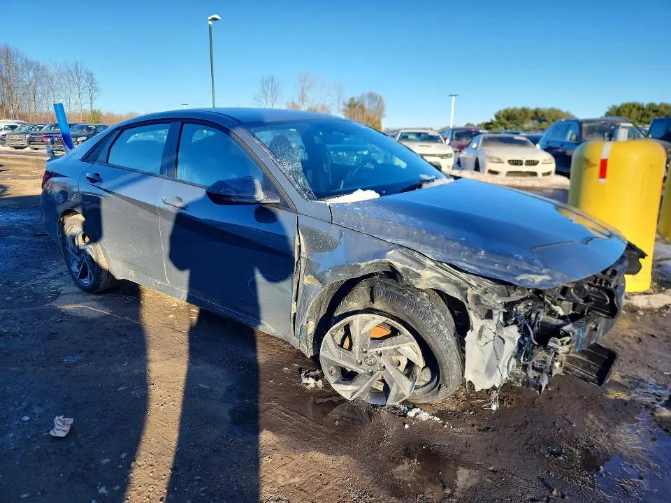 2025 HYUNDAI ELANTRA SEL SPORT  