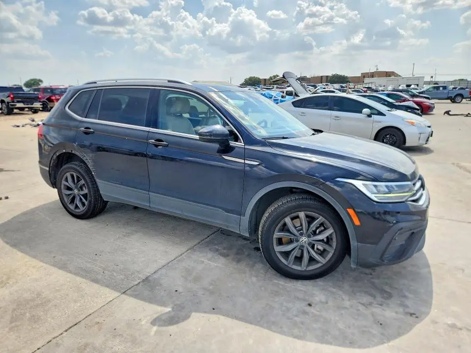 2022 VOLKSWAGEN TIGUAN SE  
