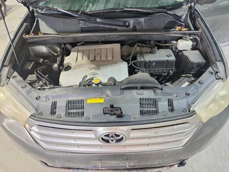 2011 TOYOTA HIGHLANDER BASE  