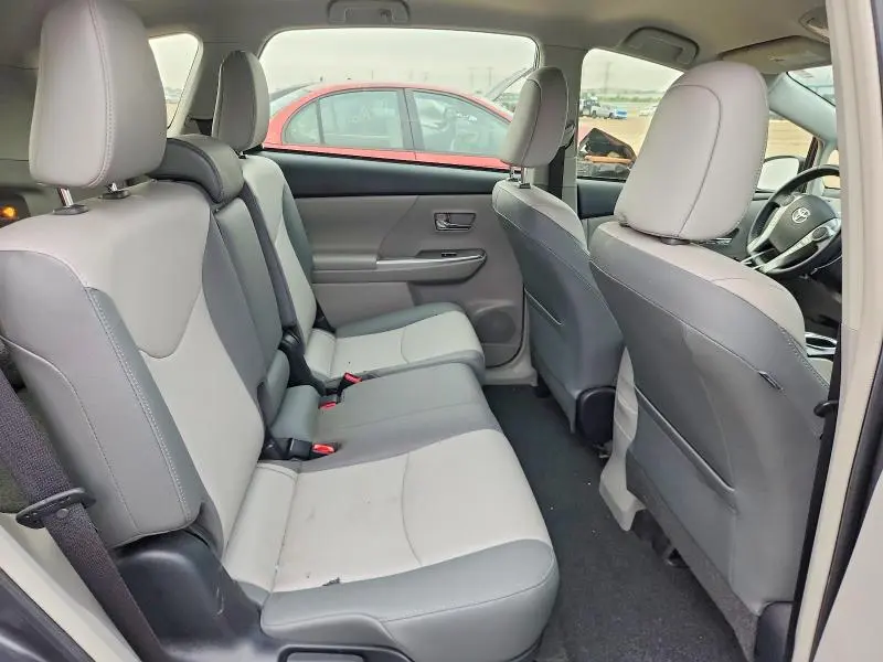 2015 TOYOTA PRIUS V FOUR  