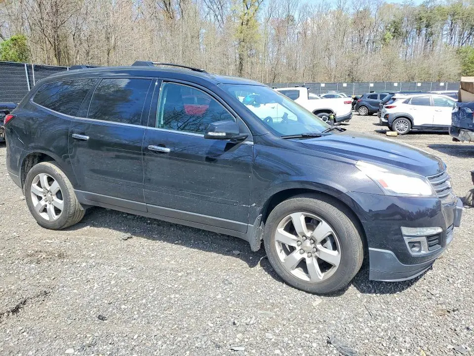 2017 CHEVROLET TRAVERSE LT  