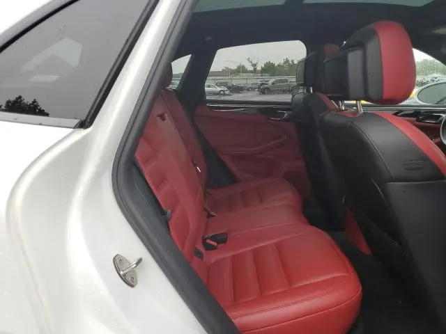 2016 PORSCHE MACAN S  