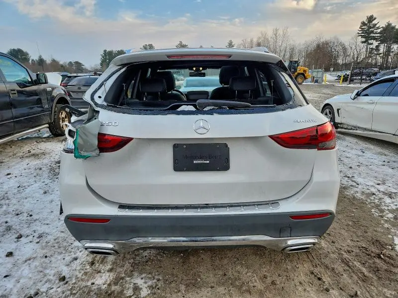 2021 MERCEDES-BENZ GLA 250 4MATIC  