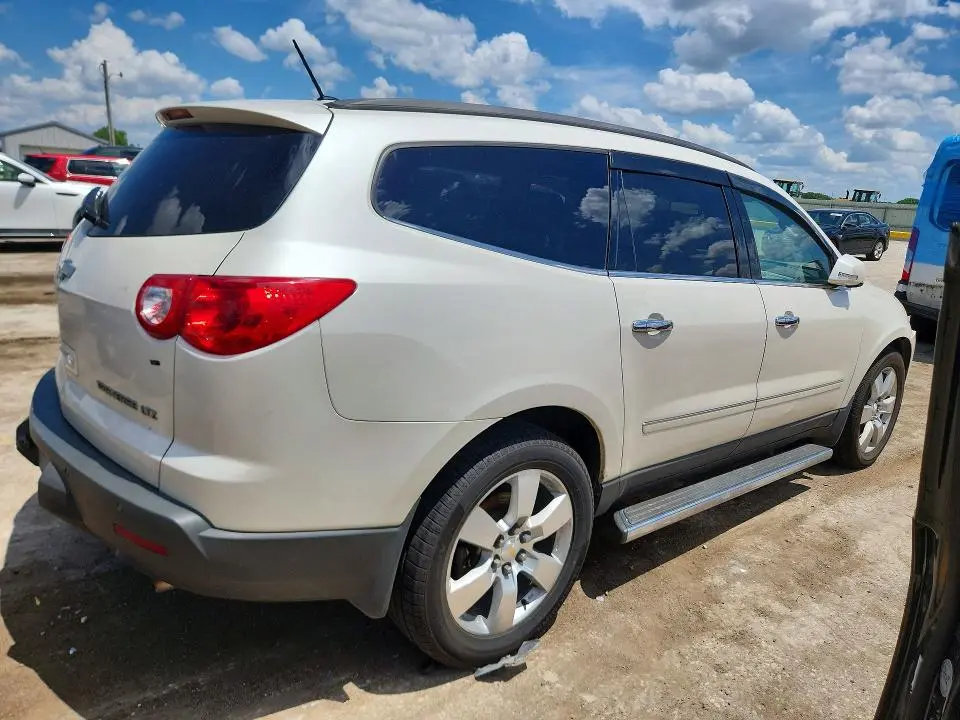 2011 CHEVROLET TRAVERSE LTZ  