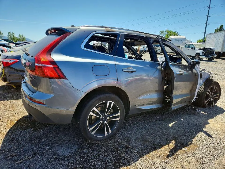 2020 VOLVO XC60 T6 MOMENTUM  