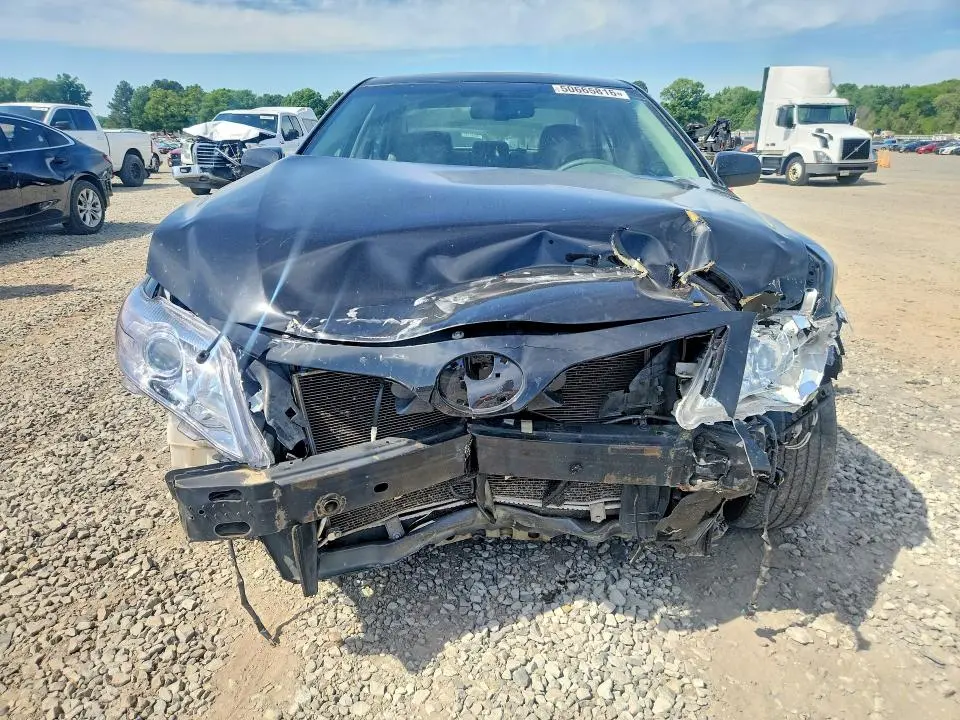 2010 TOYOTA CAMRY XLE V6  