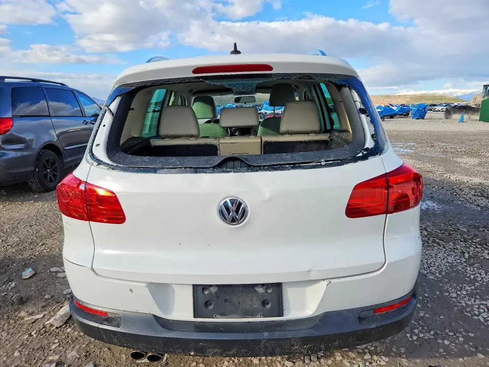 2013 VOLKSWAGEN TIGUAN S  