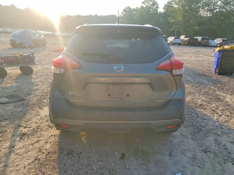 2020 NISSAN KICKS SR  