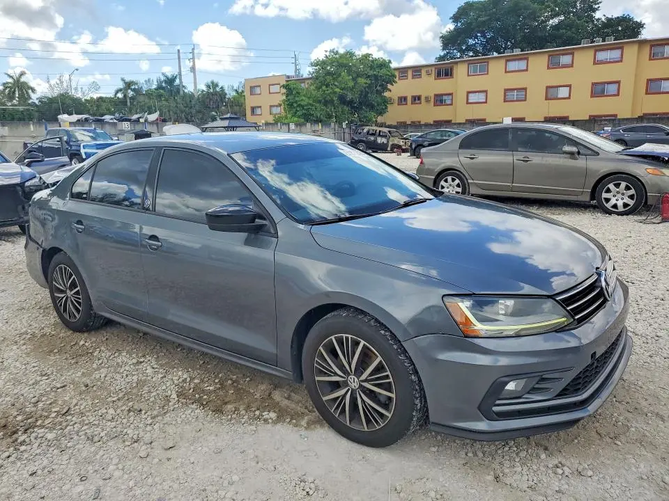 2018 VOLKSWAGEN JETTA SE/WOLFSBURG  